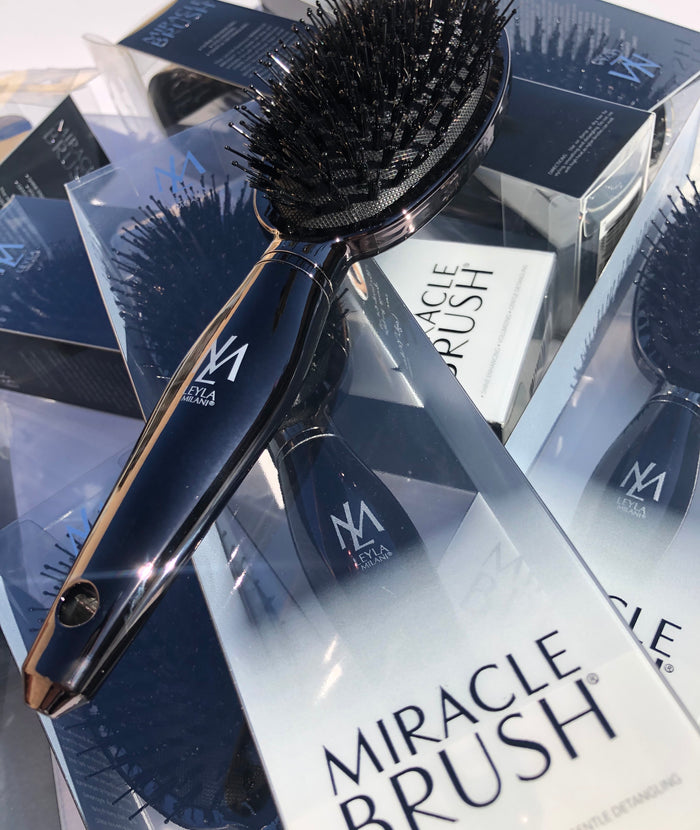 So Black Edition Miracle Brush on top of So Black Edition Miracle Brushes in their display box